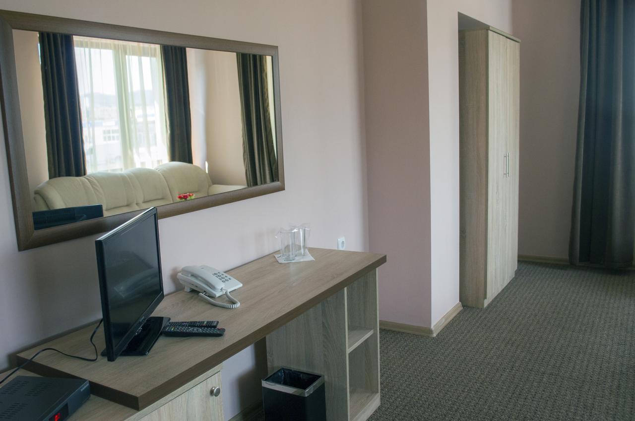Maribel Spa Hotel Koprilova Buitenkant foto